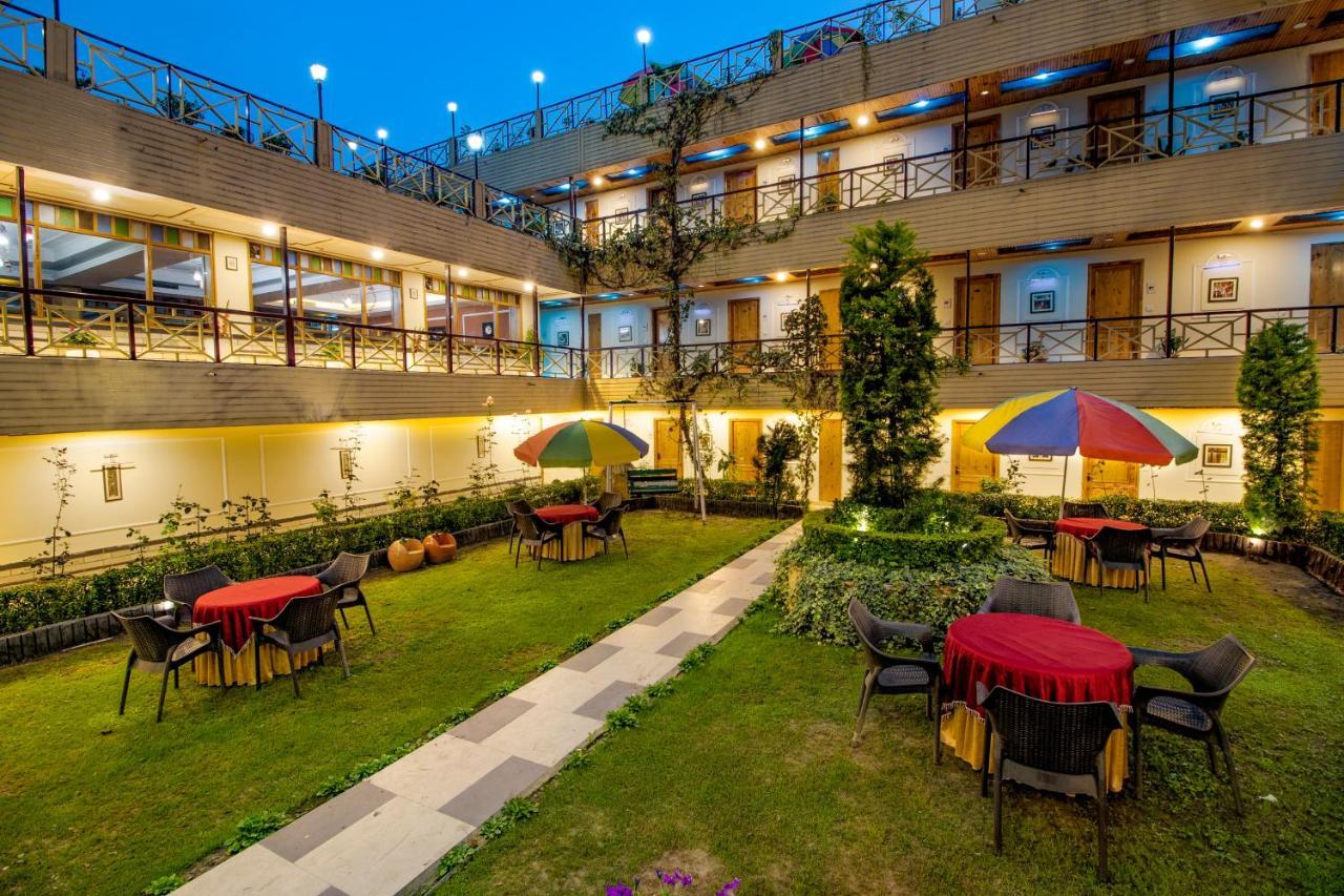Snow Valley Resorts & Spa Manali Esterno foto
